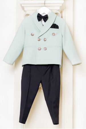 Color Prince Charming - Classic suit with a beautiful coat decorated with gold buttons