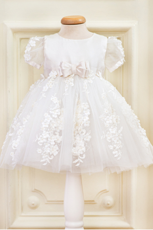 Little Princess Pearl - Sweet ivory lace dress with flowers and pearls